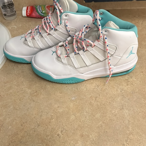 Soulier presque neuf porté Max 2 fois - Picture 2 of 4